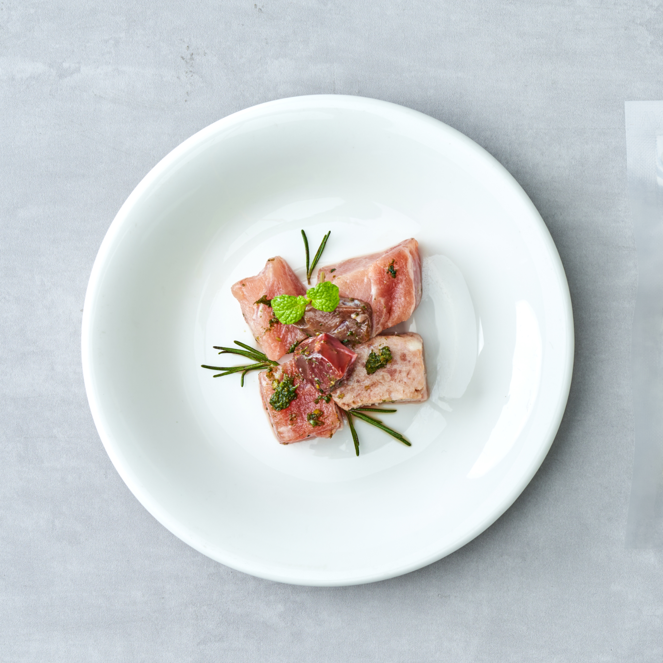 강아지용 생식 돼지